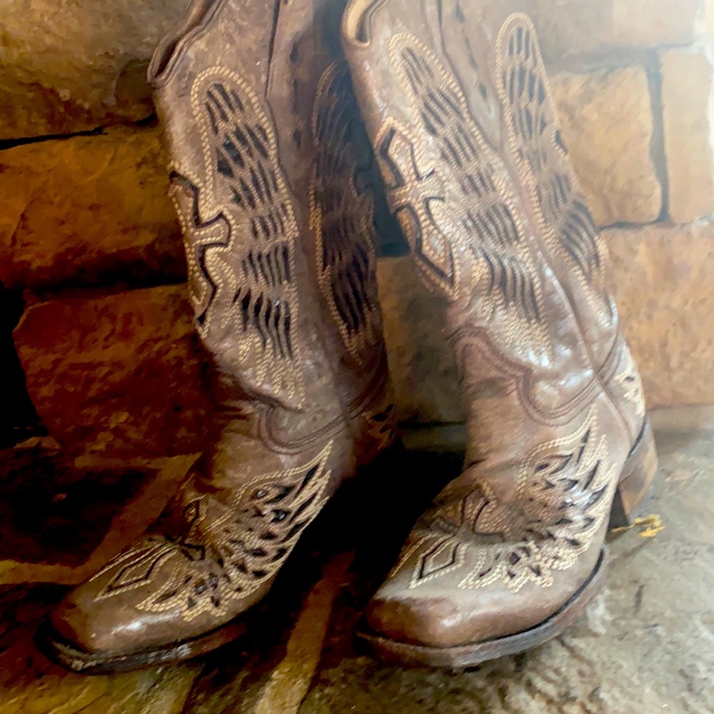 SOLD ❌❌Corral Cross and wings inlay Cowgirl square toe boots 6.5